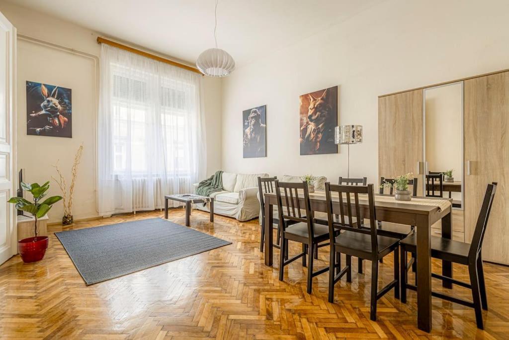 Gentleman Apartment Budapest Exterior photo