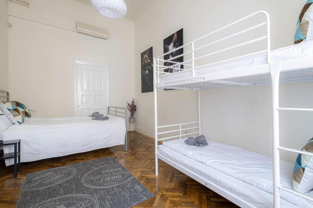 Gentleman Apartment Budapest Exterior photo