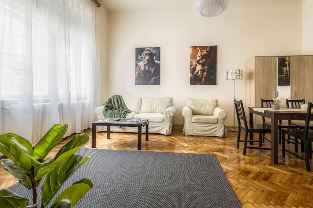 Gentleman Apartment Budapest Exterior photo