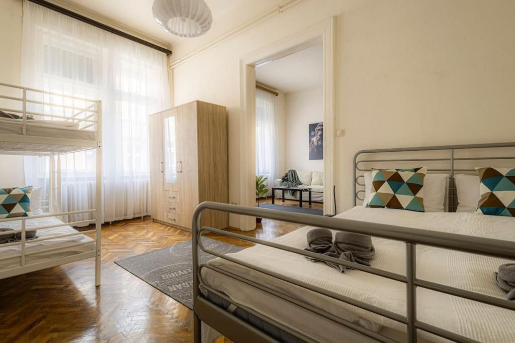Gentleman Apartment Budapest Exterior photo