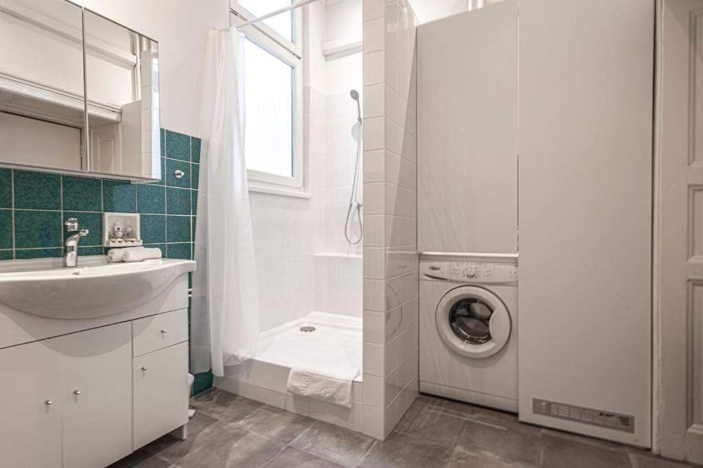 Gentleman Apartment Budapest Exterior photo
